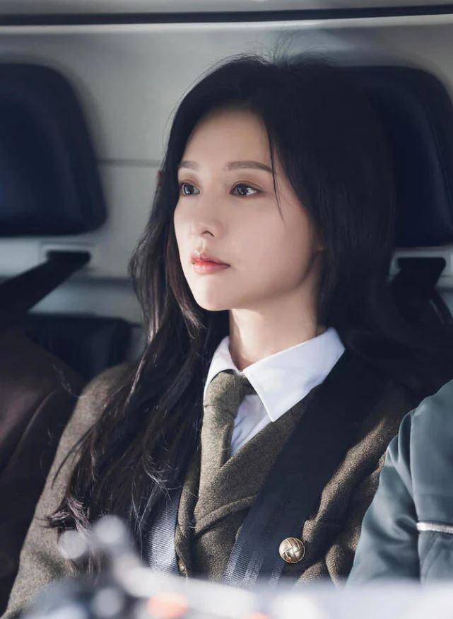 4 cách giữ làn da căng bóng, vẻ ngoài trẻ trung của nữ hoàng nước mắt Kim Ji Won-4