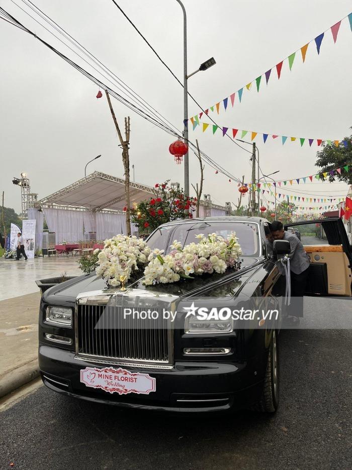 Ngắm xe dâu Rolls-Royce hàng chục tỷ đồng của cầu thủ Quang Hải-2