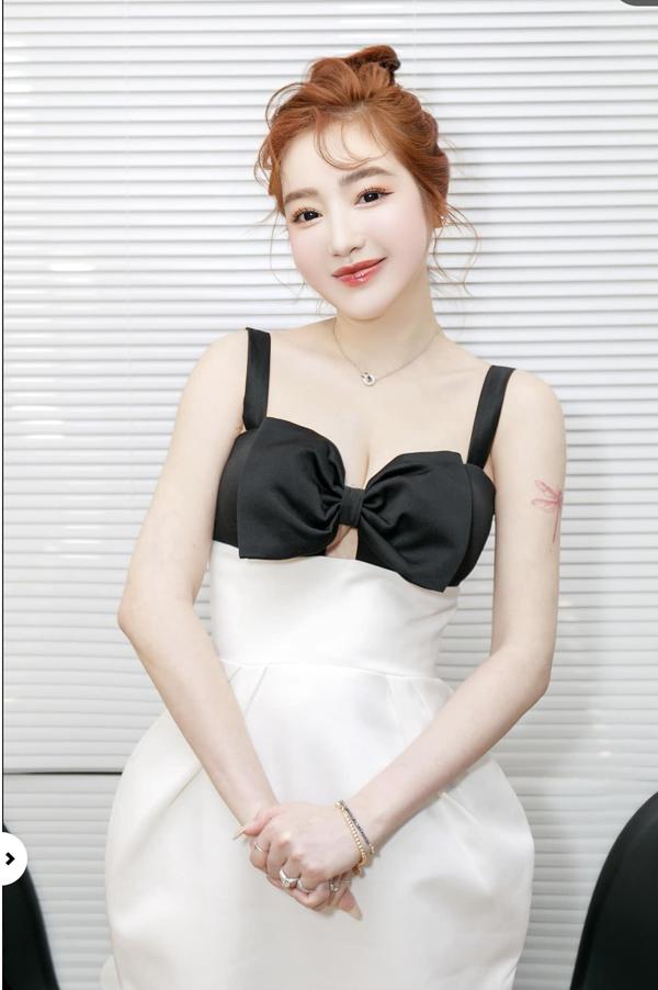 Hotmom Vbiz- Elly Trần: Giữ vòng eo 56 dù trải qua 2 lần sinh nở, bí quyết không phải ai cũng có-6