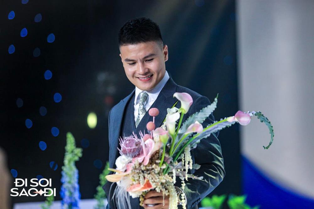 Quang Hải bảnh bao như tổng tài, được mẹ chăm chút trước khi lên đường đi đón dâu-7