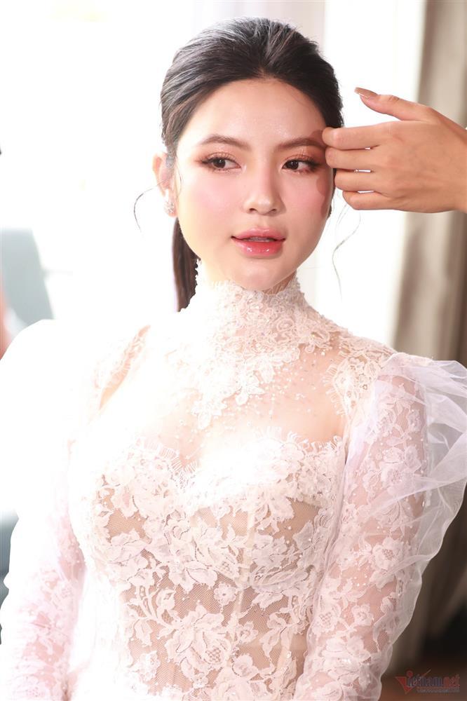 Cô dâu Chu Thanh Huyền đẹp rạng ngời chờ Quang Hải đón về dinh-1