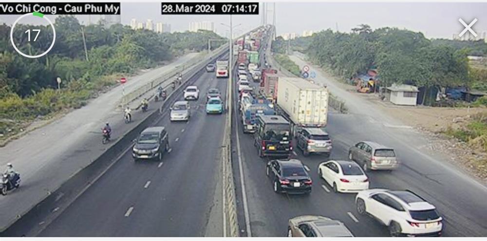 Cháy xe container dưới chân cầu Phú Mỹ, giao thông TP Thủ Đức qua quận 7 tê liệt-3