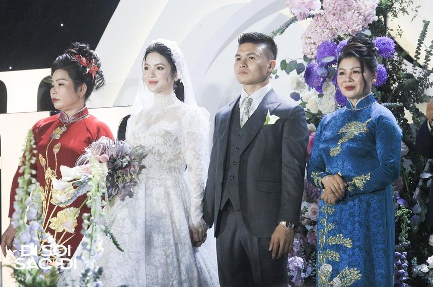 Quang Hải có hành động tinh tế với Chu Thanh Huyền ở đám cưới, biểu cảm căng thẳng trước họ nhà gái-7