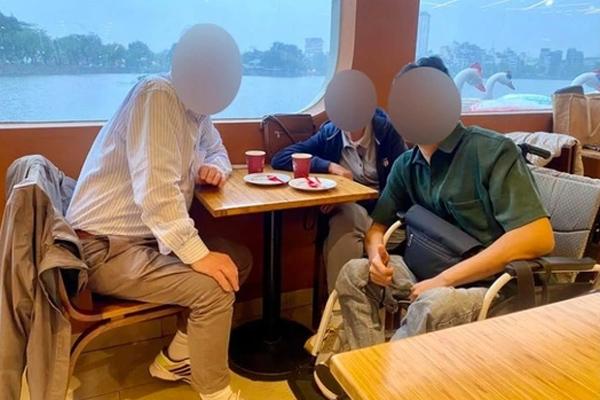 Nói dối bị đuổi khỏi quán phở vì ngồi xe lăn, TikToker bị phạt 5 triệu đồng-3