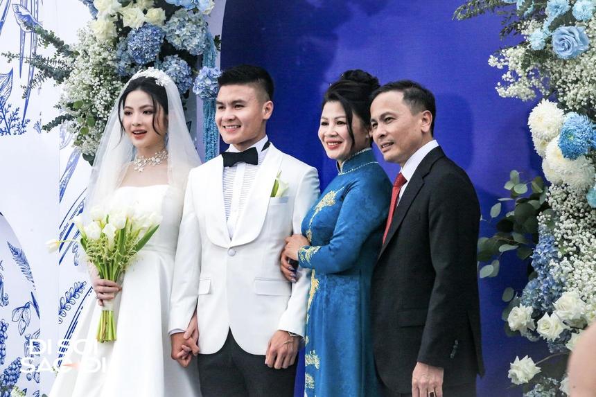 Toàn cảnh đám cưới Quang Hải: Dâu xinh rể xịn, ấn tượng nhất chuyện mẹ chồng - nàng dâu-4