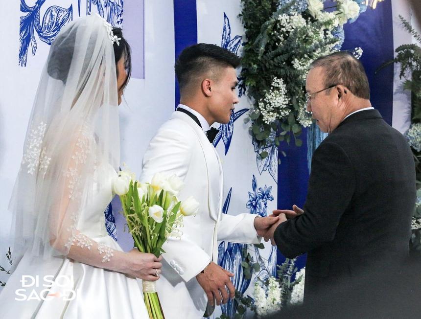 Toàn cảnh đám cưới Quang Hải: Dâu xinh rể xịn, ấn tượng nhất chuyện mẹ chồng - nàng dâu-6