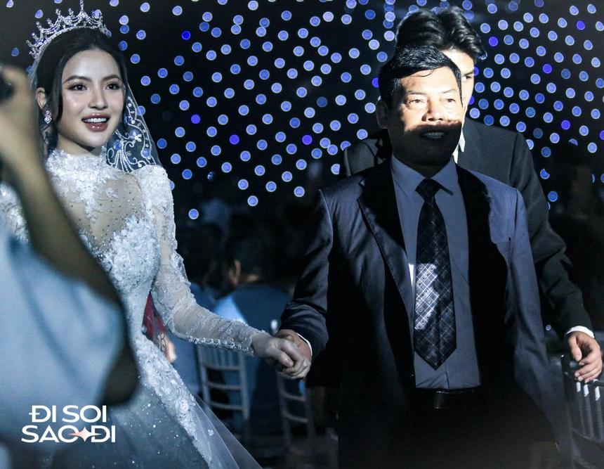 Toàn cảnh đám cưới Quang Hải: Dâu xinh rể xịn, ấn tượng nhất chuyện mẹ chồng - nàng dâu-9