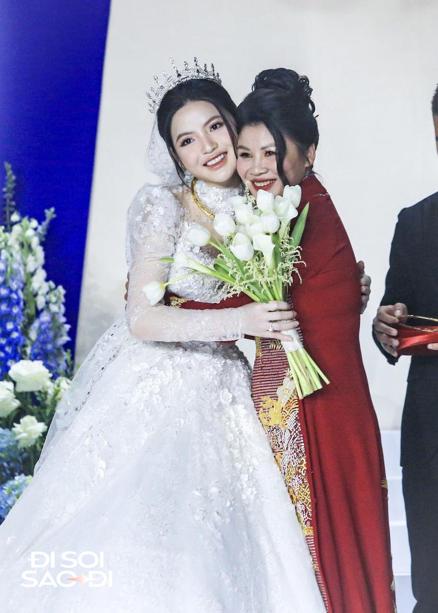 Toàn cảnh đám cưới Quang Hải: Dâu xinh rể xịn, ấn tượng nhất chuyện mẹ chồng - nàng dâu-12