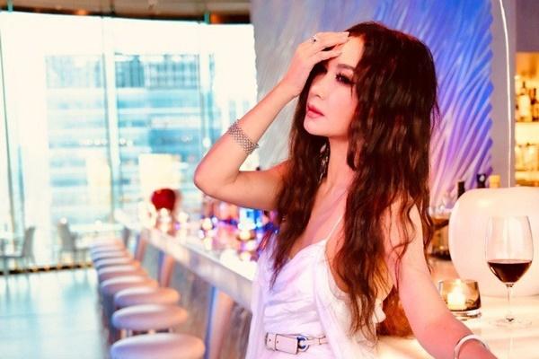 Đăng ảnh cùng chồng, Đát kỷ đẹp nhất màn ảnh Ôn Bích Hà bất ngờ bị chỉ trích vì điều này-6