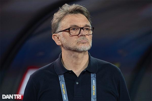 HLV Troussier quá bảo thủ, người thay thế cần hiểu văn hóa Việt Nam-3