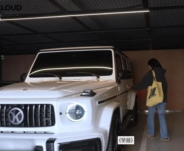 Lisa (BlackPink) khoe nhà, siêu xe-4