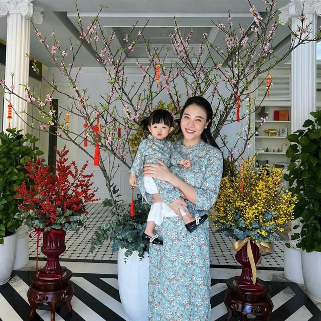 Thời trang mẹ con sao Việt: Đàm Thu Trang - Cường đô la đầu tư cho con thế nào?-7