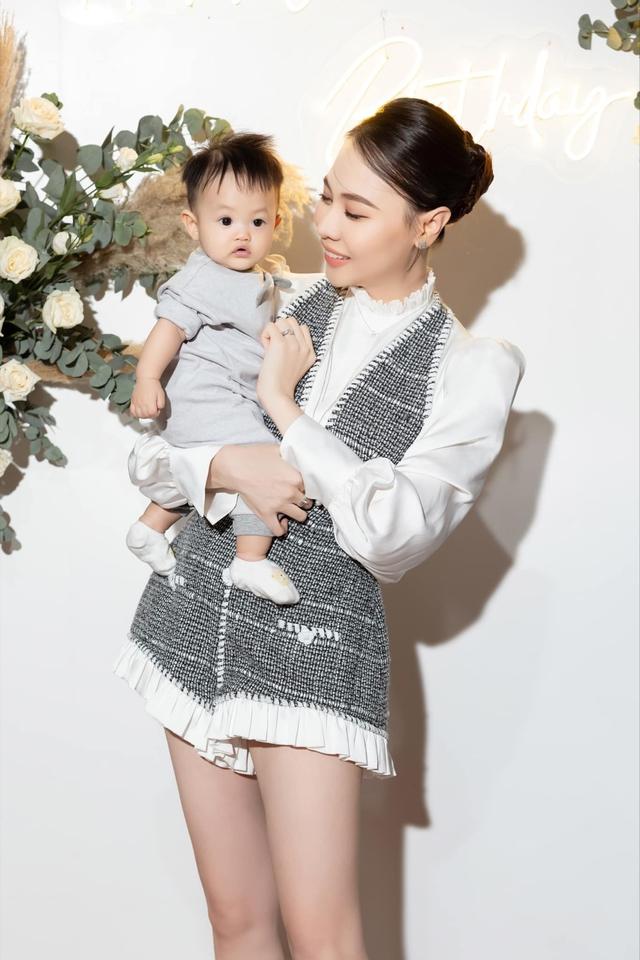 Thời trang mẹ con sao Việt: Đàm Thu Trang - Cường đô la đầu tư cho con thế nào?-8