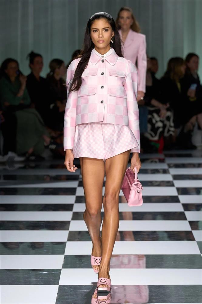 Mẫu quần giúp phụ nữ tôn dáng gợi cảm, không thể thiếu khi trời nóng-9