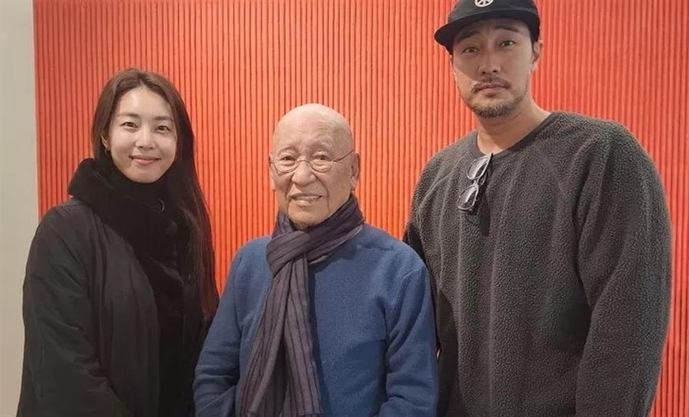 Cuộc sống ở ẩn sau khi kết hôn của tài tử Giày Thủy Tinh và vợ trẻ-3