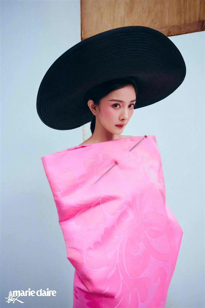 Dương Mịch chứng minh đẳng cấp thời trang, cân được mọi tạo hình trên tạp chí-6