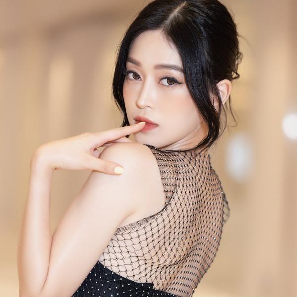 Rộ clip Á hậu Phương Nga cọc với chồng, khán giả lại chú ý đến nhan sắc nữ chính-3