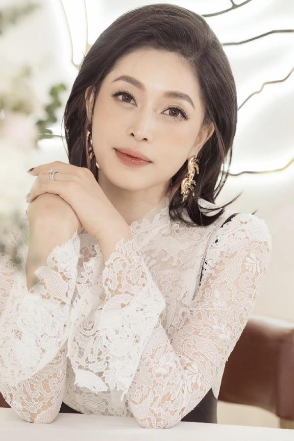 Rộ clip Á hậu Phương Nga cọc với chồng, khán giả lại chú ý đến nhan sắc nữ chính-4