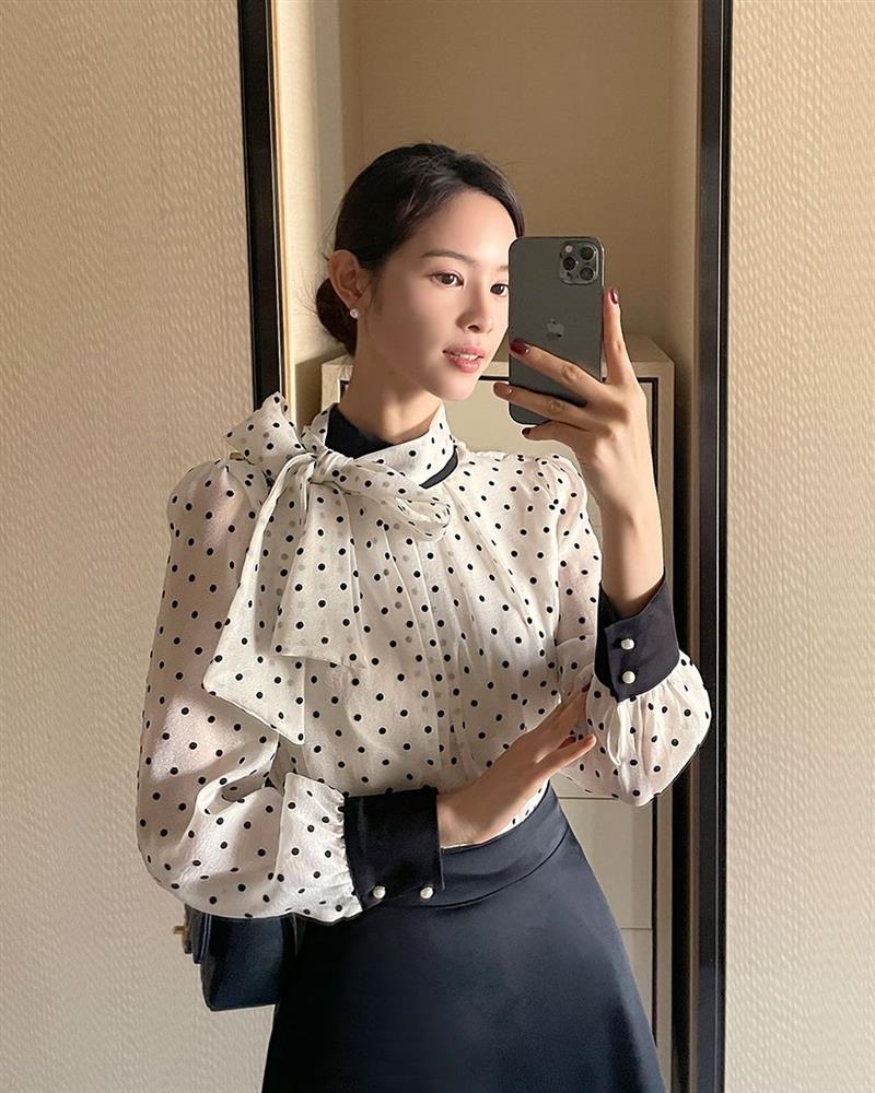 4 lưu ý diện đồ họa tiết mà không sến súa trong mùa hè-3