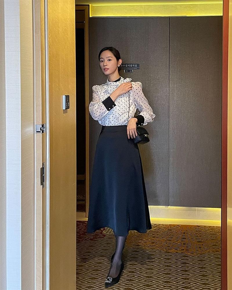 4 lưu ý diện đồ họa tiết mà không sến súa trong mùa hè-5