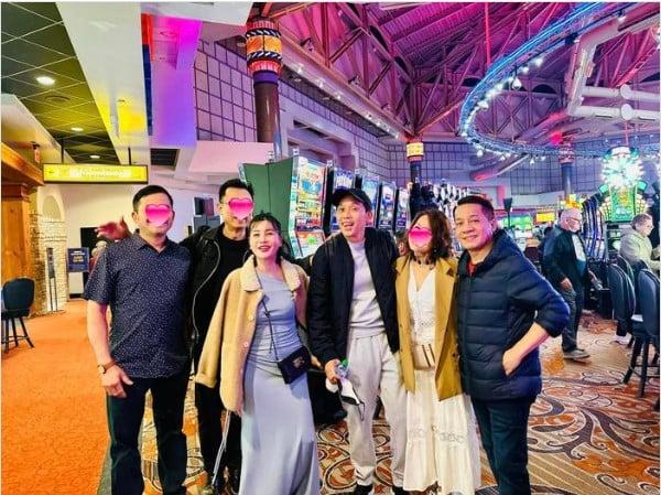 Hoài Linh đưa mẹ từ Mỹ về Việt Nam bằng khoang hạng nhất-5