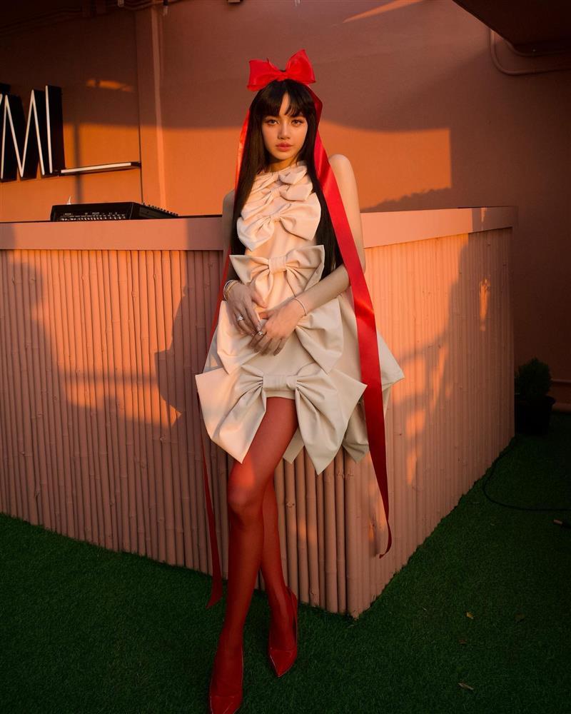 CEO Lisa đi sinh nhật mà như đi trao giải, style ra dáng bà chủ khác hẳn trước kia-9