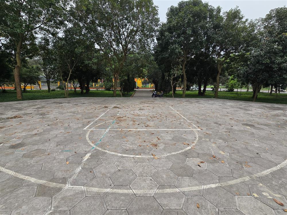 Cận cảnh khu vực nam sinh lớp 8 bị đánh chết não: Sân bóng rổ không có camera an ninh-4