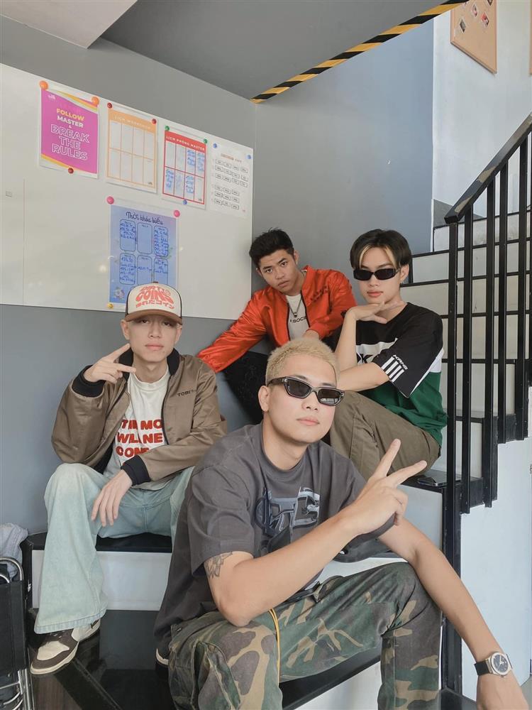 Double2T: Thợ hớt tóc thành rapper, show kín lịch, nhận 2 giải Cống hiến-4