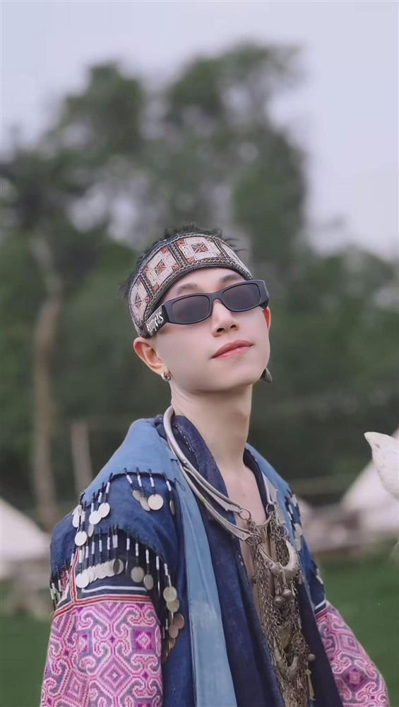 Double2T: Thợ hớt tóc thành rapper, show kín lịch, nhận 2 giải Cống hiến-5