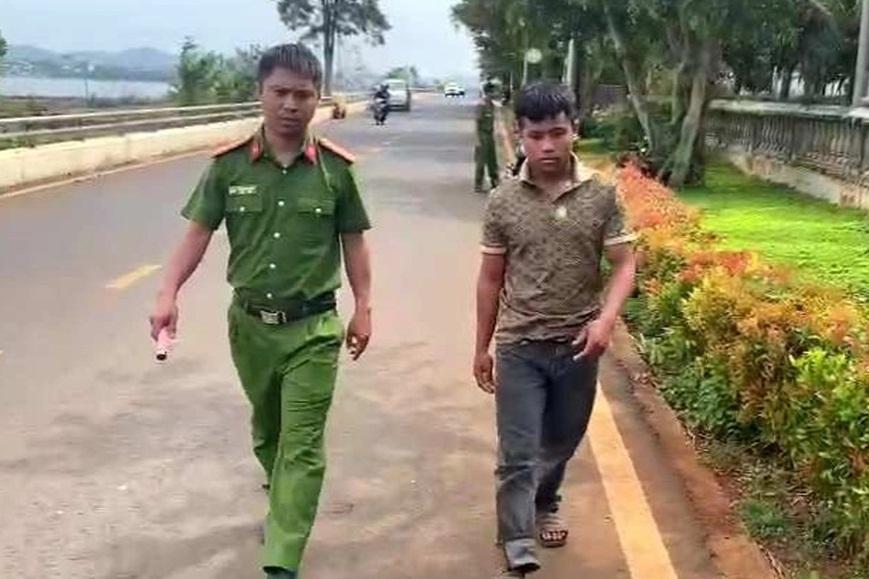 Truy tìm hot girl Bella nghi đi nhầm xe máy của người dân-4