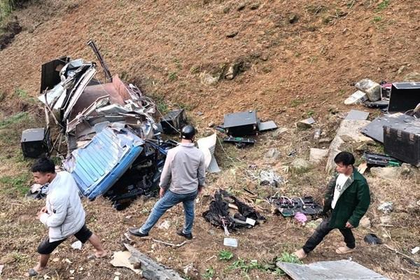 Cảnh sát đột kích quán karaoke phát hiện 22 khách, nhân viên phê ma túy-2