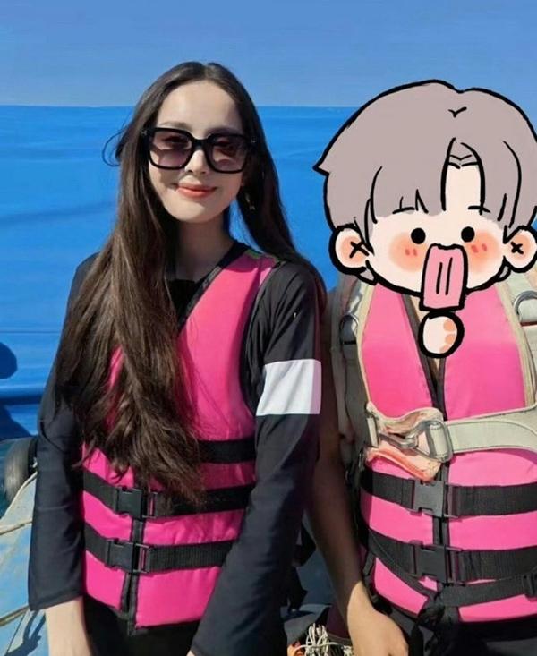 Ảnh chụp trộm Cổ Lực Na Trát hút hơn 50 triệu lượt xem-6