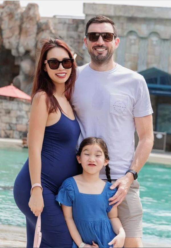 Nghệ sĩ Việt rục rịch đón rồng con năm 2024-5