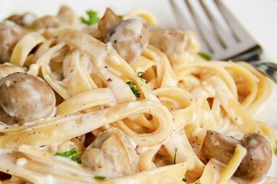 Cách làm mỳ Ý sốt kem nấm thơm béo