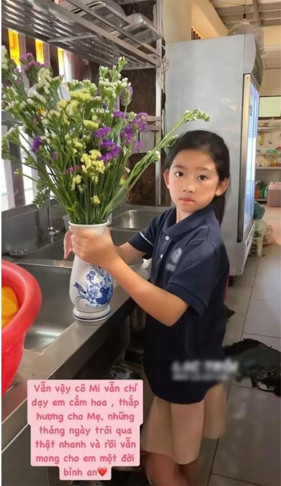 Con gái Mai Phương tự tay làm một việc cho mẹ trong ngày giỗ khiến netizen cảm động-1