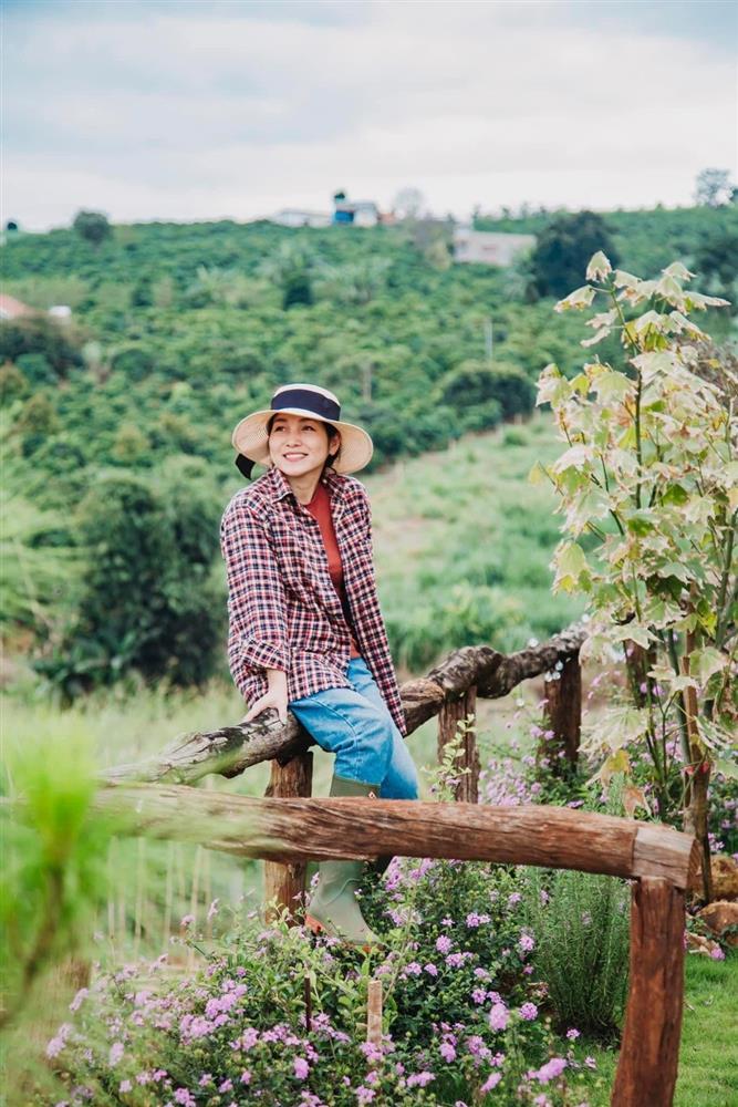 Nhà vườn 2.000m2 đẹp mê mải của Hoàng Lê Vi và chồng nhạc sĩ-2