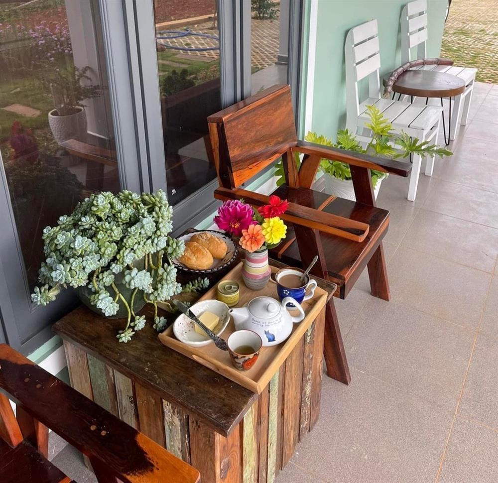 Nhà vườn 2.000m2 đẹp mê mải của Hoàng Lê Vi và chồng nhạc sĩ-10