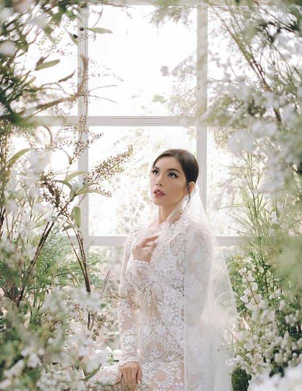 Ảnh cưới đẹp như cổ tích của siêu mẫu Minh Tú và bạn trai ngoại quốc-7