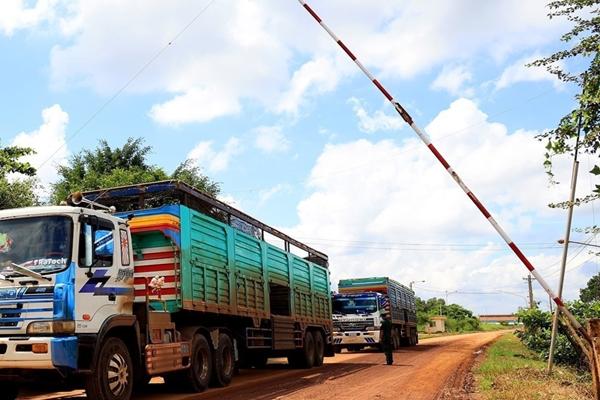 Vụ buôn lậu hơn 6.000kg vàng Mang vàng khối qua cửa an ninh để lên máy bay