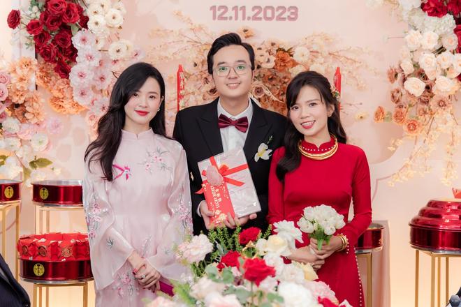 8X đạt Á khoa kép bậc ĐH lẫn Thạc sĩ, là trùm sổ đỏ, livestream bán đất cháy hàng: Suýt cưới đại gia, U40 vẫn độc thân-4