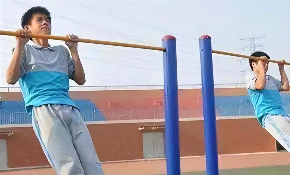 Chàng trai chi nửa tỷ để tăng chiều cao thêm 7cm, cái kết khiến ai cũng sợ hãi-2