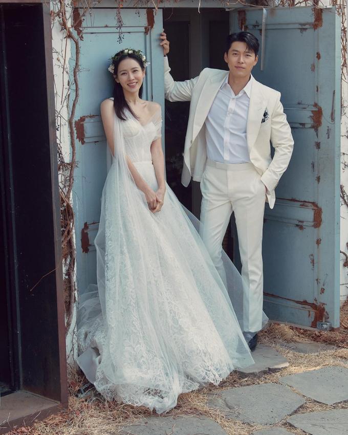 Son Ye Jin nhá hàng 2 bức ảnh cưới chưa từng được công bố nhân kỉ niệm 2 năm kết hôn-1