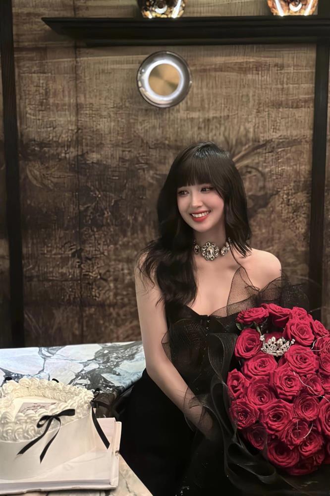 Hot girl đời đầu là mẹ 2 con nhưng vóc dáng nuột nà, làn da trắng sứ, bí quyết làm đẹp đơn giản-2