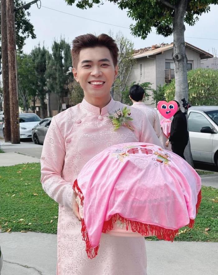 Nam diễn viên hài nổi tiếng Vbiz bất ngờ khoe ảnh lên xe hoa ở Mỹ, dân tình dậy sóng?-2