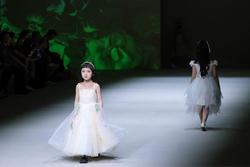 60 mẫu nhí tỏa sáng tại Shanghai Fashion Week AW24