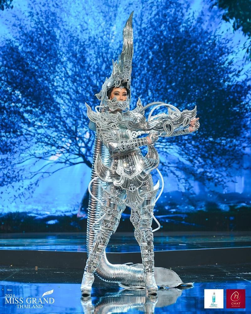 Loạt trang phục dân tộc độc, lạ của Hoa hậu Hòa bình Thái Lan 2024-5