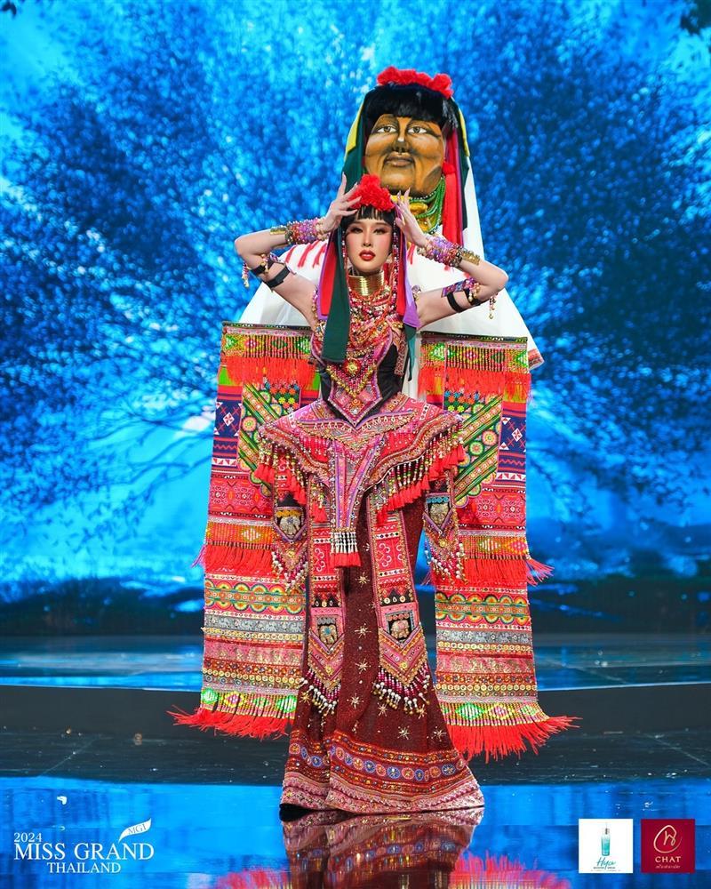 Loạt trang phục dân tộc độc, lạ của Hoa hậu Hòa bình Thái Lan 2024-6