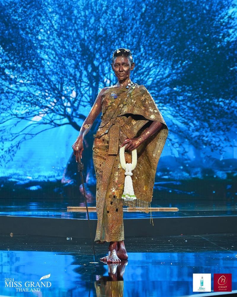Loạt trang phục dân tộc độc, lạ của Hoa hậu Hòa bình Thái Lan 2024-8
