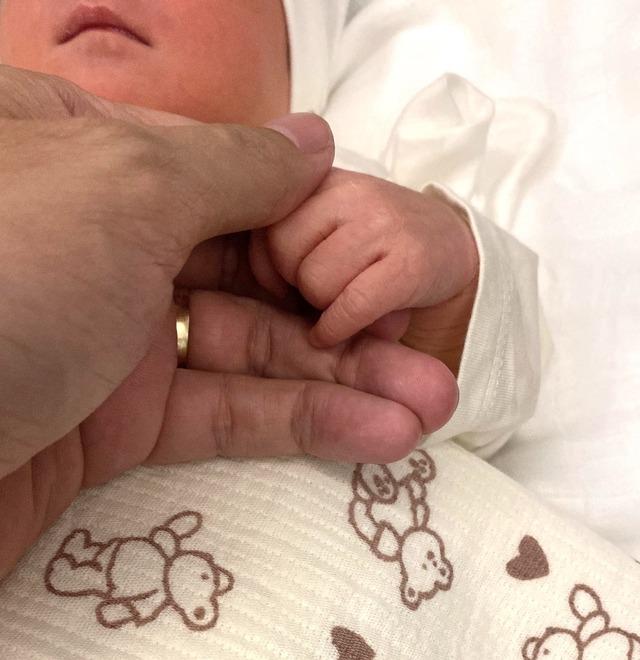 Diễn viên Ngọc Thuận Gạo Nếp Gạo Tẻ và bà xã kém 17 tuổi đón tiểu công chúa đầu lòng-1