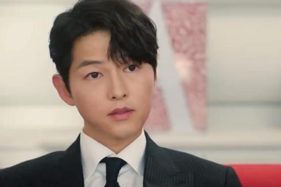 Song Joong Ki gây sốt